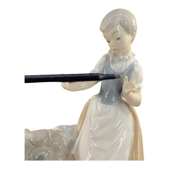 Vintage Lladro  Nao Figurine Girl With Broken Jar By Vincente Martinez Porcelain - Picture 5 of 11